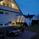 Odderhei, Spacious & Family Friendly House, Sunny Veranda *