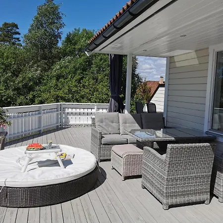 Odderhei, Spacious & Family Friendly House, Sunny Veranda Nyaraló *